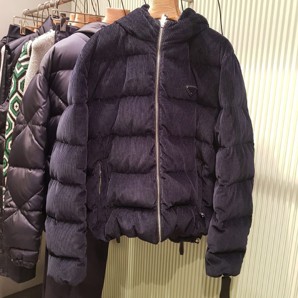 프라다 크롭 코듀로이 다운 재킷
