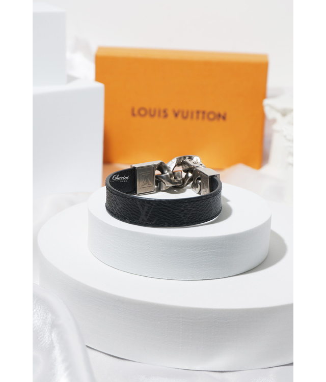 Shop Louis Vuitton Keep It Double Leather Bracelet (BRACELET REVERSO  MONOCHAINE, M6552D, M6552E) by Mikrie